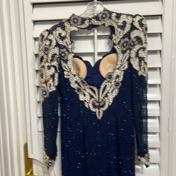 Landa 100% Silk Size 8 Navy Long Sleeve Sequined Gown - Picture 8 of 9